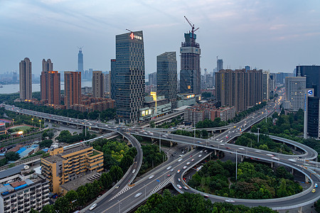 黄昏时分的武汉城市立交桥图片