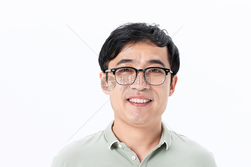 照片 人物情感 中年男性戴眼镜.