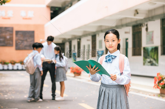 小学生看书学习图片