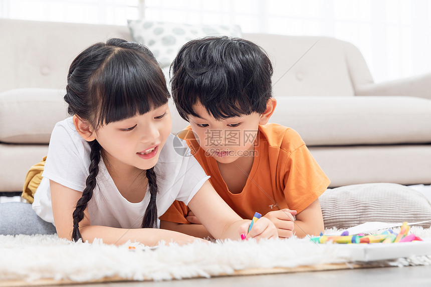 儿童暑假居家画画图片