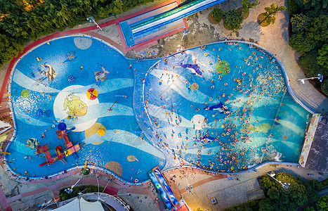 俯拍夏日户外戏水乐园背景图片