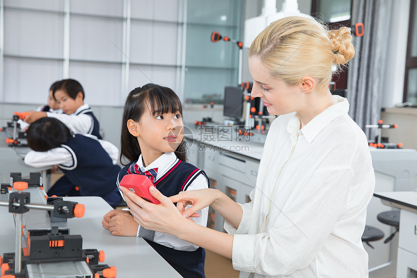 小学生外教实验教学图片