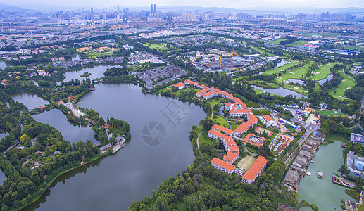 云南昆明城市公园湖泊航拍高清图片