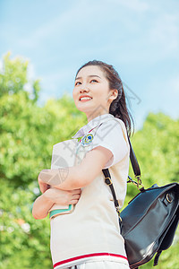 清新女学生下课放学高清图片