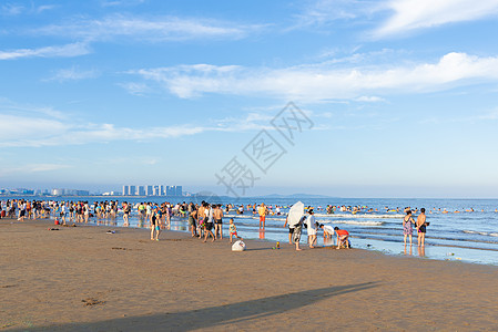 青岛城市阳台海水浴场【媒体用图】背景