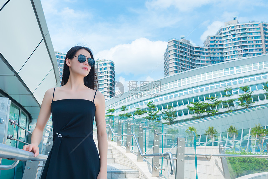 香港西九龙街拍少女图片