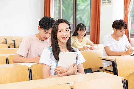 大学生上课学习图片