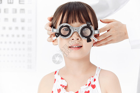 可爱小女孩配眼镜高清图片