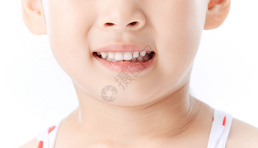 儿童展示小女孩张嘴巴检查牙齿特写背景
