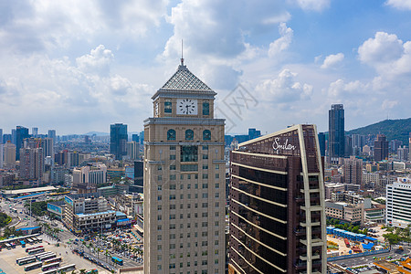 广东珠海地标建筑钟楼遥看澳门高清图片