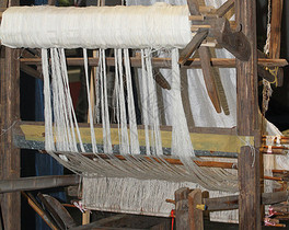 传统手工织布机图片