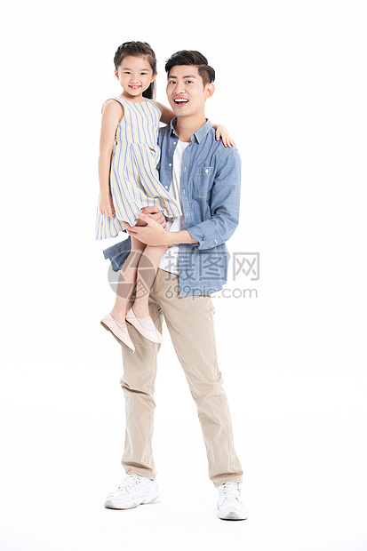 爸爸抱着女儿幸福相伴图片