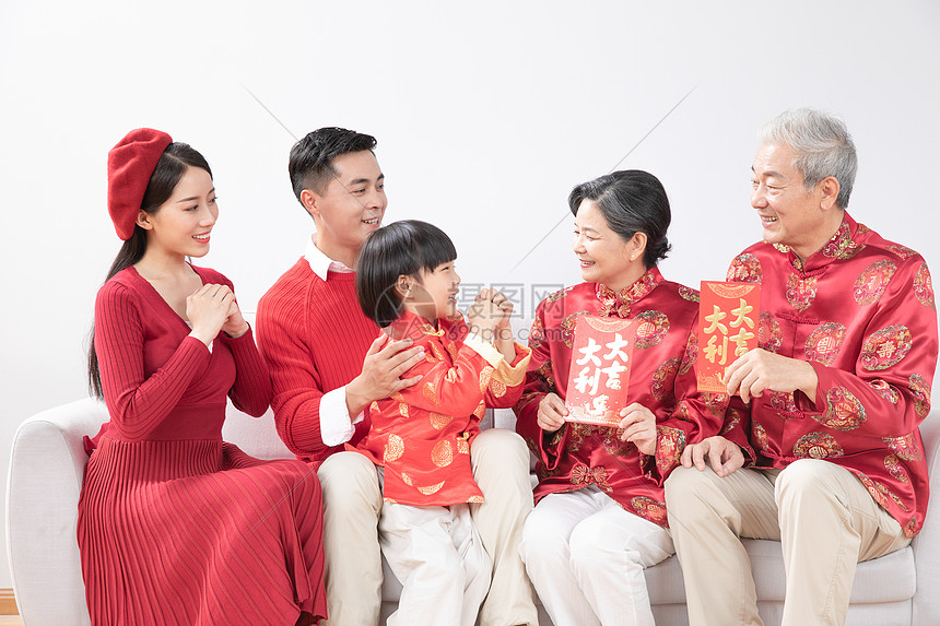 高清照片下载,该  高清照片 标题为          新春拜年全家福照片