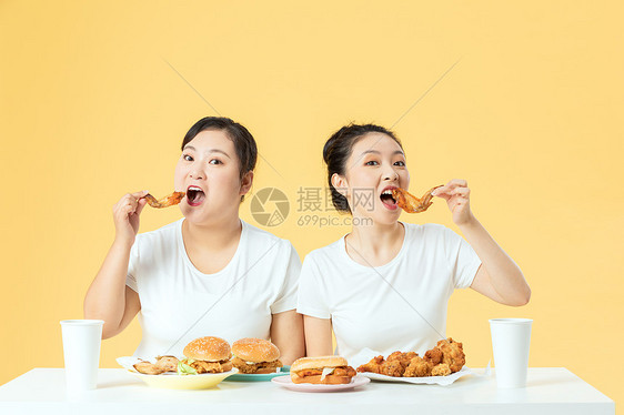 胖瘦姐妹开心美食图片