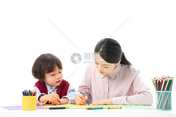 儿童幼教老师带学生画画图片