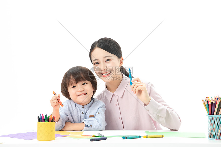 儿童幼教老师带学生画画图片