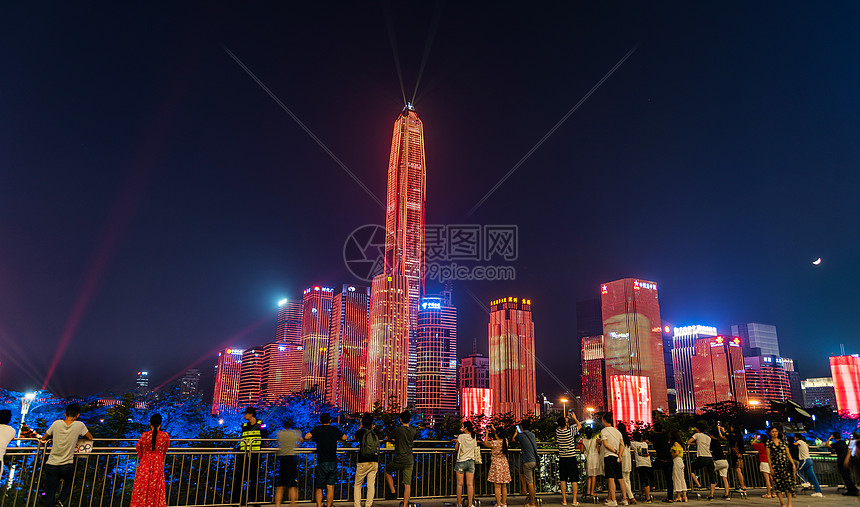 深圳欢度国庆灯光秀图片
