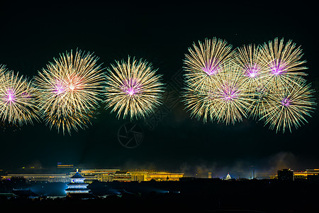 北京天坛的烟花高清图片