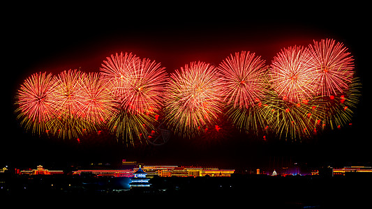 北京天坛的烟花红红火火背景图片