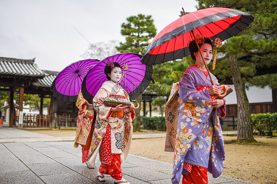 日本和服女子出行旅行【媒体用图】（仅限媒体用图使用，不可用于商业用途）图片