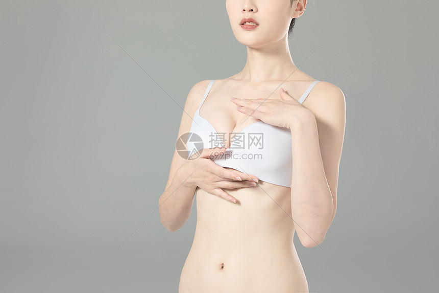 女性丰胸整容图片