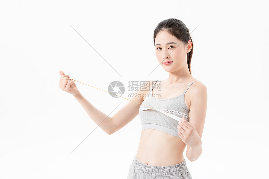 青年女性量胸围图片