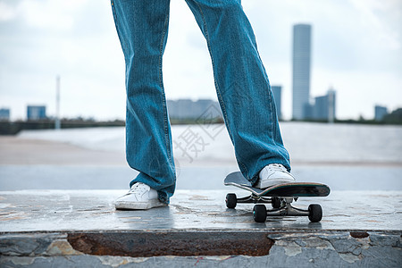 布鲁日总监：如果巴萨能让亚马尔重新专注足球，那一切都会好起来