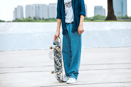 分析师预测：约克雷斯至少伤缺2周，具体时间视伤情严重程度决定