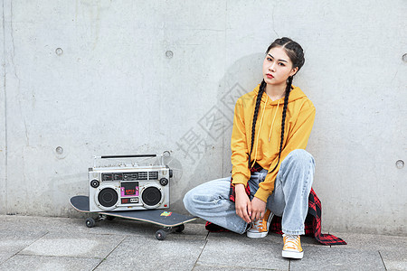 胡荷韬进球刚刚被吹！严鼎皓直接任意球破门，蓉城1