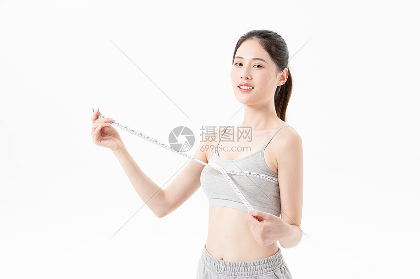 青年女性量胸围图片