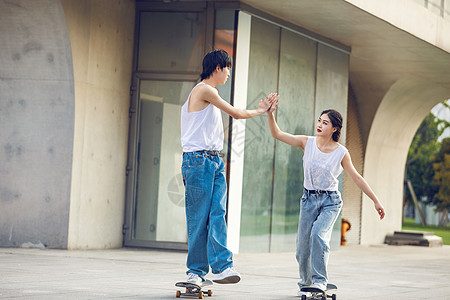 龙赛罗：皇马不能以明显的技不如人之感输球，若非裤袜可能丢四球