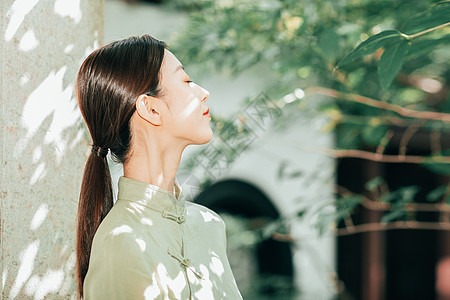 古风素衣美女特写高清图片