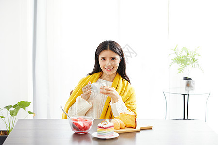 居家美女早餐喝咖啡图片