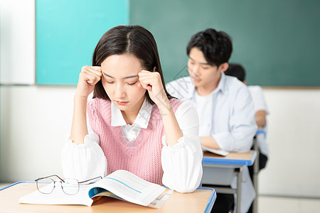 学生做眼保健操青年男女复习考研背景