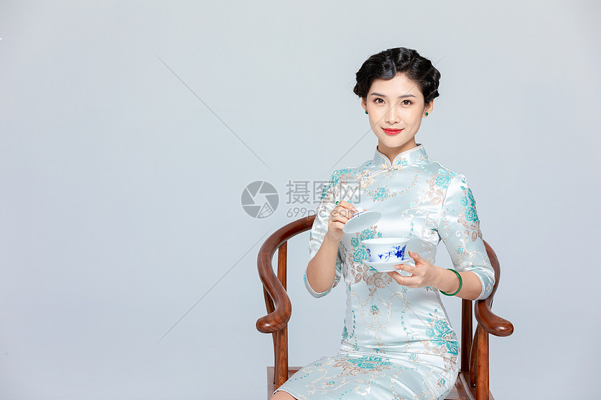 中国风旗袍美女图片