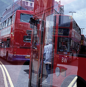 伦敦的双层巴士图片