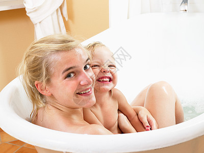 母女洗澡图片