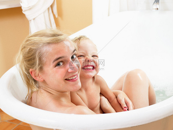 母女洗澡图片