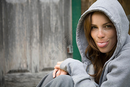 女人伸出舌头图片