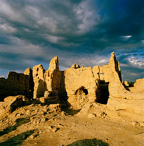 中国新疆吐鲁番丝绸之路雅纳兹山谷角河丝绸之路二世纪遗址图片