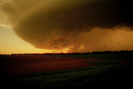 美国俄克拉荷马州龙卷风背景图片