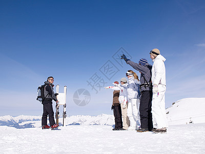 滑雪教练教学课背景