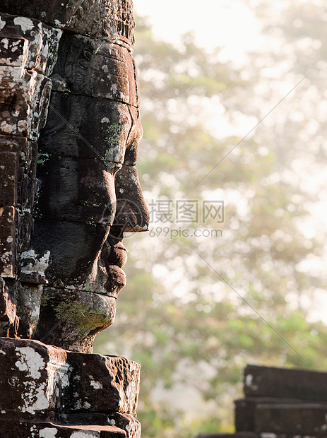 柬埔寨吴哥窟拜翁寺的石面图片