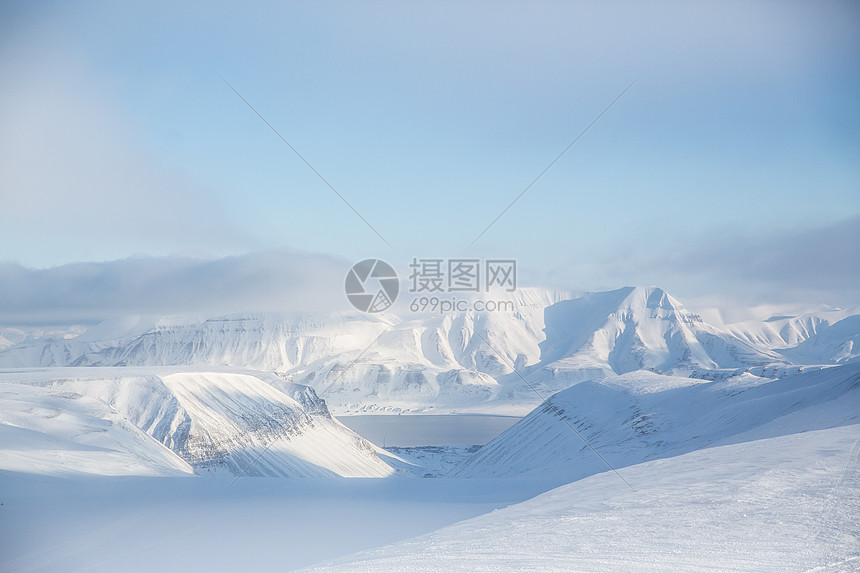 挪威斯瓦尔巴雪山景观图片