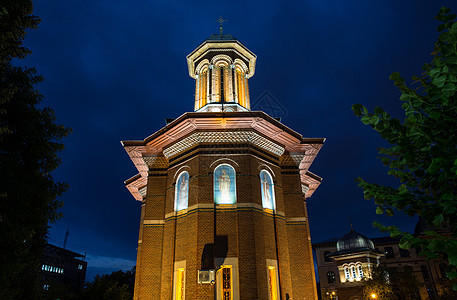 晚上的教堂塔，罗马尼亚克拉约瓦图片