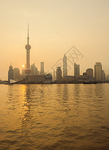 中国上海浦东和长江日落时分图片