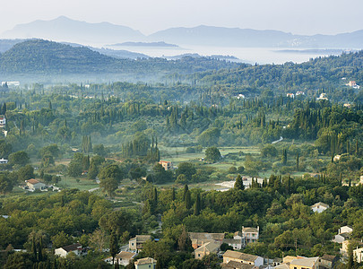 意大利撒丁岛雾谷的房屋景观图片