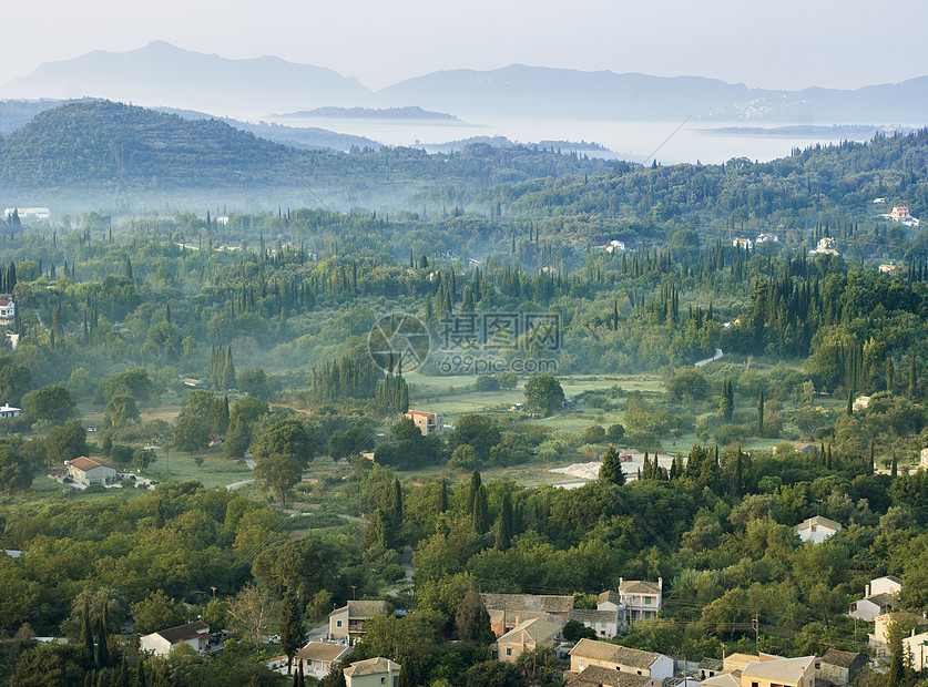 意大利撒丁岛雾谷的房屋景观图片
