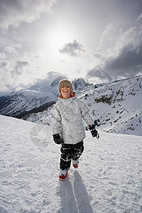 滑雪场男孩滑雪服高清图片素材