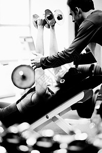 解说：希望足协能给年轻教练合理时长，邵佳一能把球队斗志带出来